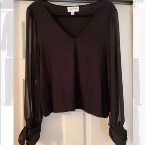 3️⃣ Highline Collection Blouse w/ Sheer Sleeves XL